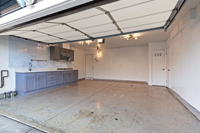 9120 Bristol Plaza Way, Elk Grove, CA 95624