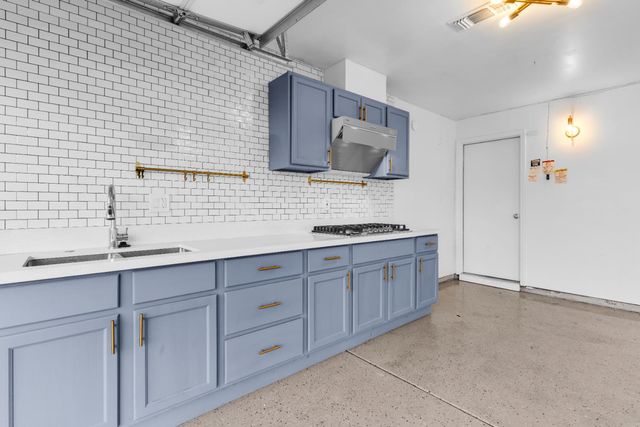 9120 Bristol Plaza Way, Elk Grove, CA 95624