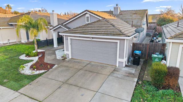 9120 Bristol Plaza Way, Elk Grove, CA 95624