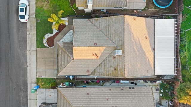 9120 Bristol Plaza Way, Elk Grove, CA 95624