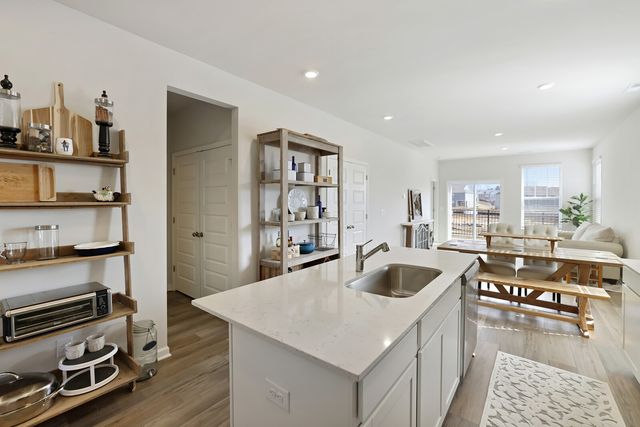 1653 Manuka Ln, Columbia, TN 38401