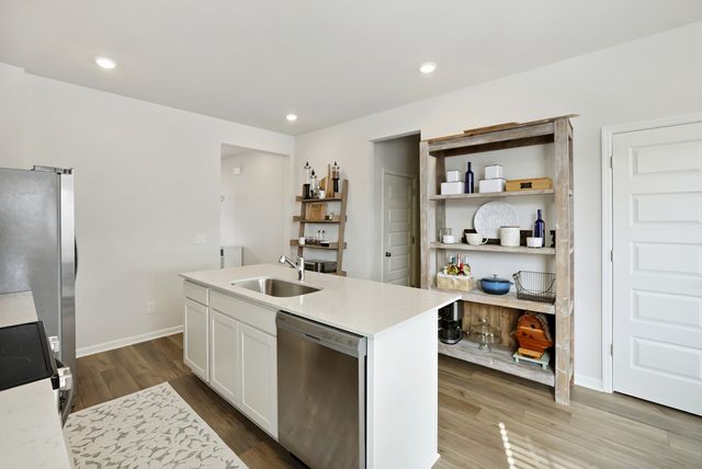 1653 Manuka Ln, Columbia, TN 38401