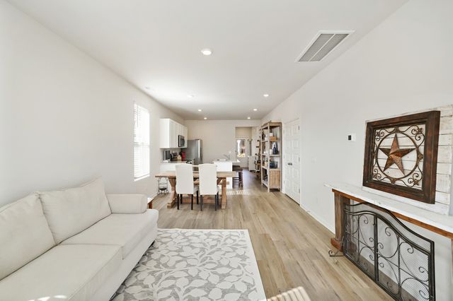 1653 Manuka Ln, Columbia, TN 38401