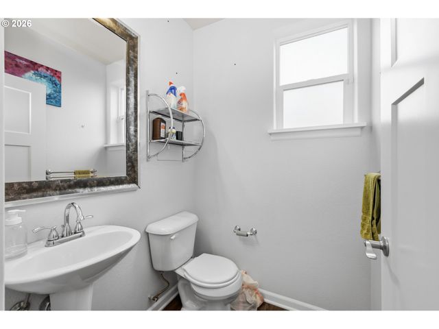 1764 ALLEA Dr, Eugene, OR 97404