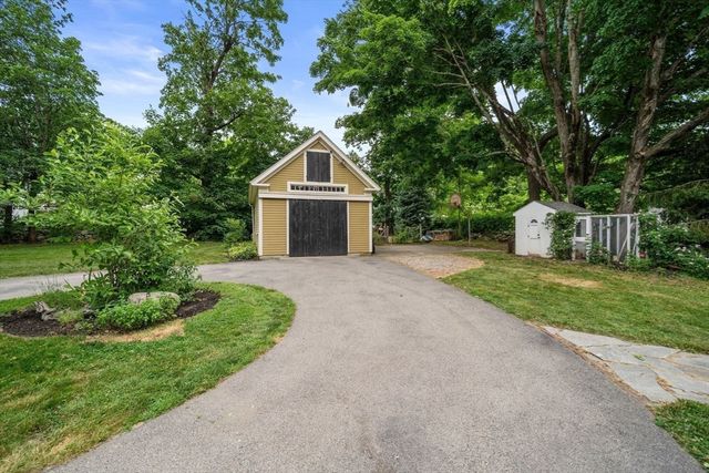 31 Broadway, Hanover, MA 02339