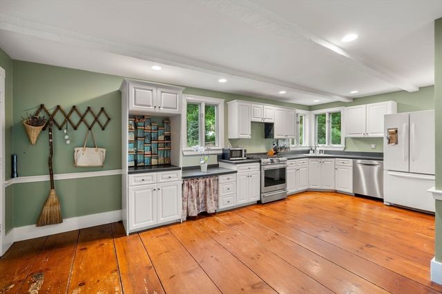 31 Broadway, Hanover, MA 02339