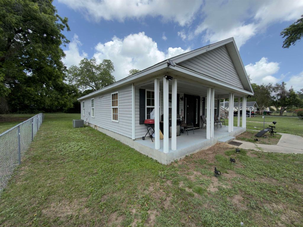 521 Bond St., Georgetown, SC 29440