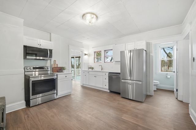 30 Butler Ave, Chicopee, MA 01020