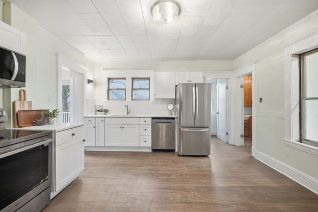 30 Butler Ave, Chicopee, MA 01020