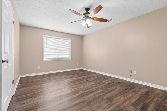 607 Nancy Ann Street, Hamilton, TX 76531
