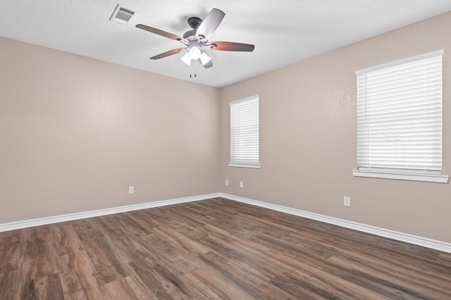 607 Nancy Ann Street, Hamilton, TX 76531
