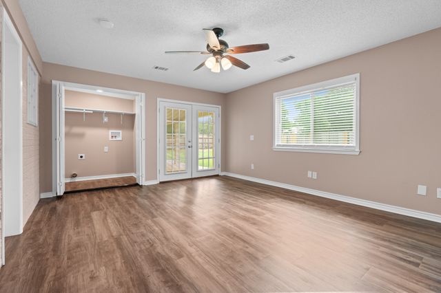 607 Nancy Ann Street, Hamilton, TX 76531