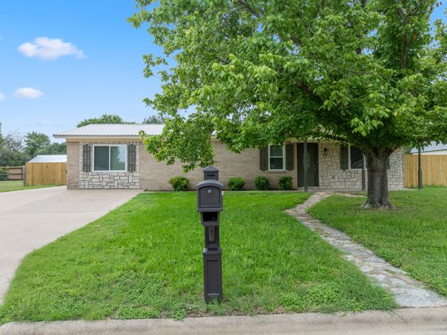 607 Nancy Ann Street, Hamilton, TX 76531
