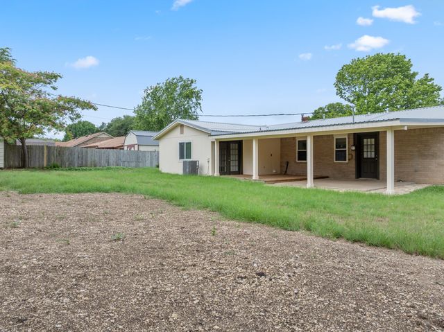 607 Nancy Ann Street, Hamilton, TX 76531