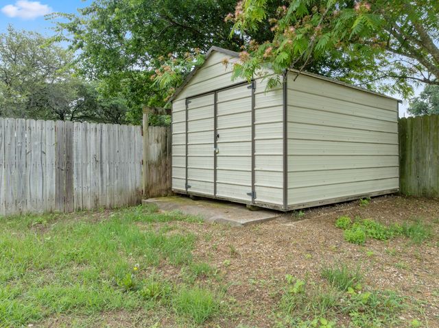 607 Nancy Ann Street, Hamilton, TX 76531