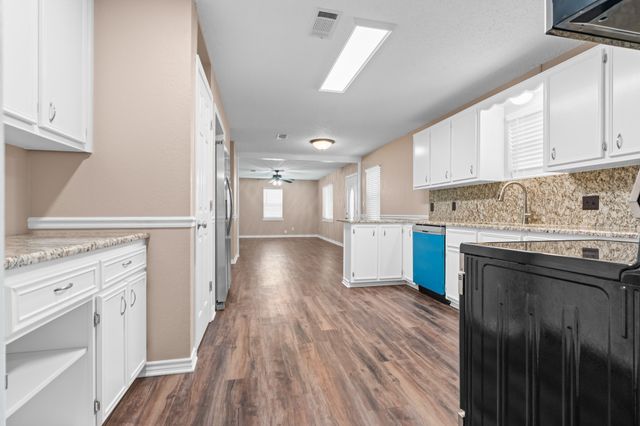 607 Nancy Ann Street, Hamilton, TX 76531