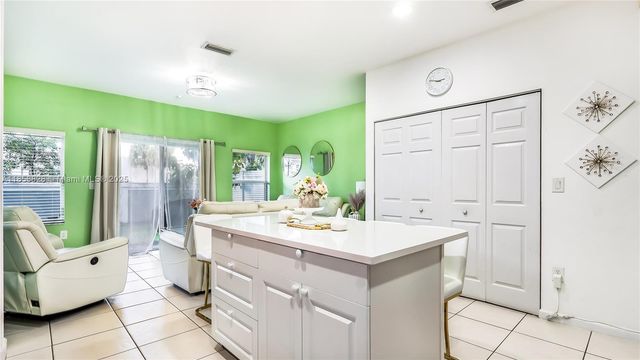 3087 NW 30th Pl, Oakland Park, FL 33311