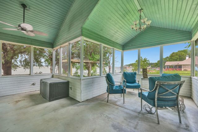 203 Port Drive, Gun Barrel City, TX 75156