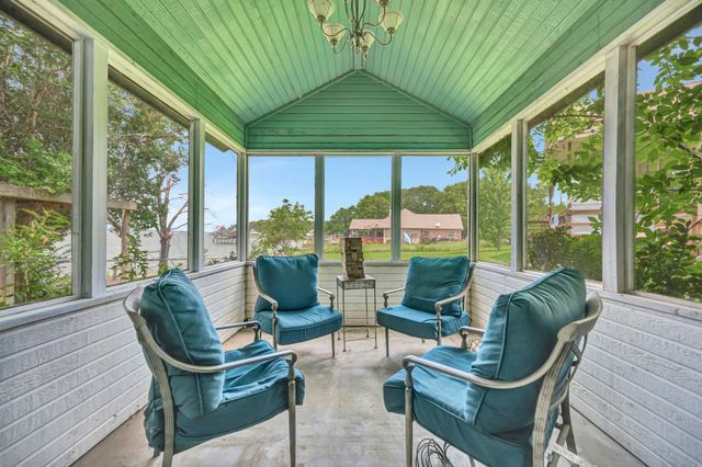 203 Port Drive, Gun Barrel City, TX 75156