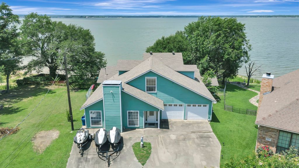 203 Port Drive, Gun Barrel City, TX 75156