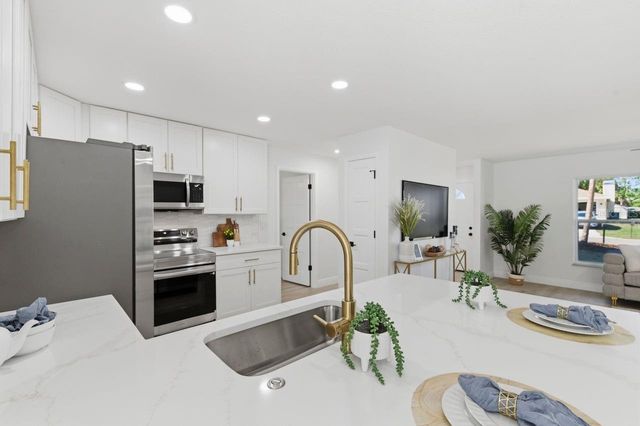 1856 MOVA STREET, Sarasota, FL 34231