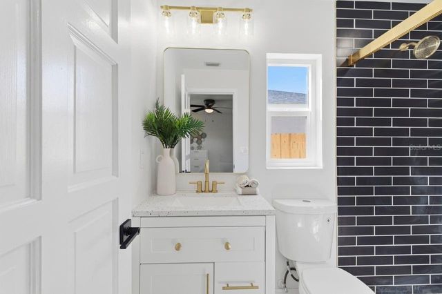 1856 MOVA STREET, Sarasota, FL 34231