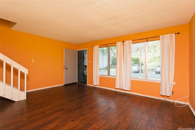 1130 Wainiha Street C, Honolulu, HI 96825