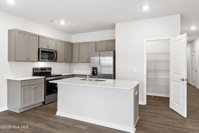 100 Nesbitt Court, Jacksonville, NC 28546