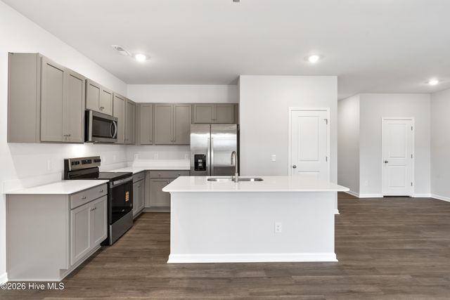 100 Nesbitt Court, Jacksonville, NC 28546