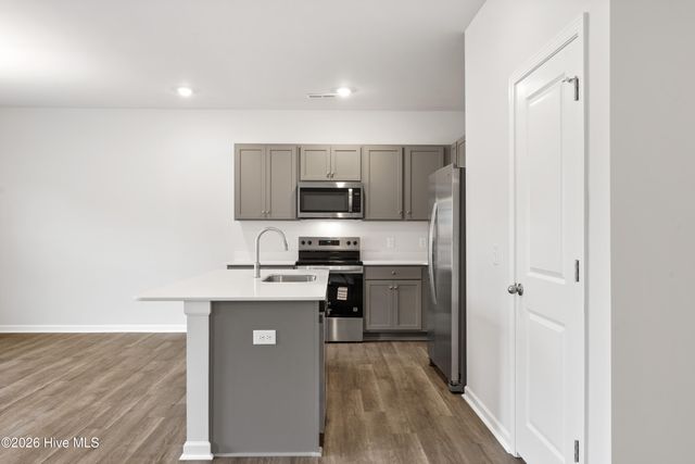 100 Nesbitt Court, Jacksonville, NC 28546