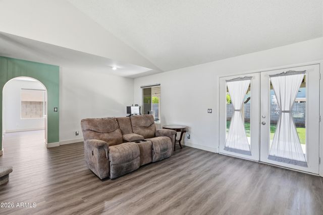 218 S RUSH Circle E, Chandler, AZ 85226