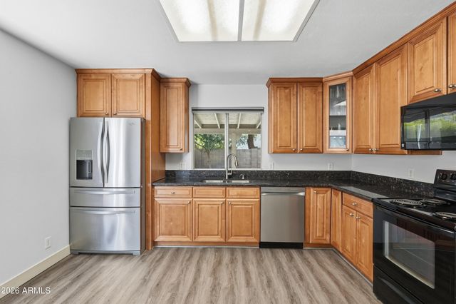 218 S RUSH Circle E, Chandler, AZ 85226