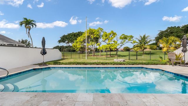 10208 Sunset Bend Drive, Boca Raton, FL 33428