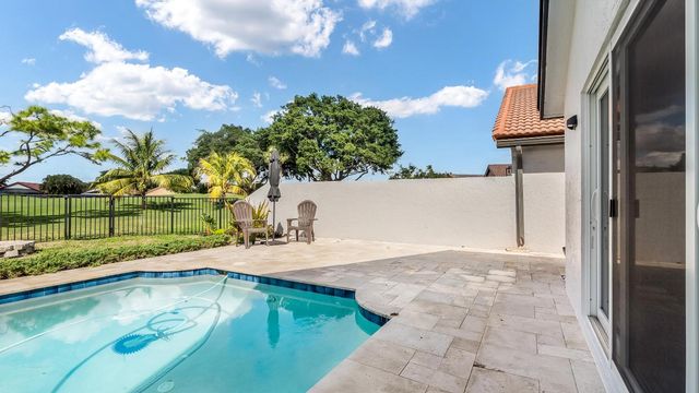 10208 Sunset Bend Drive, Boca Raton, FL 33428