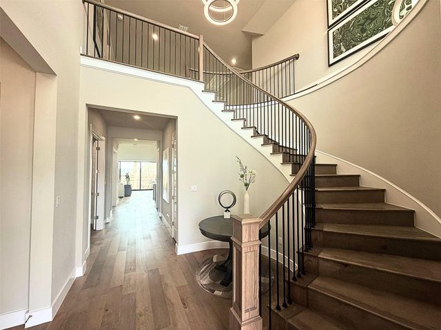 605 Crescent View DR, Georgetown, TX 78628