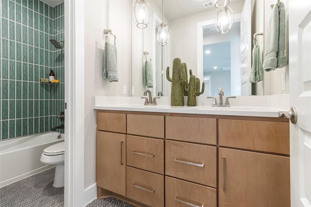 605 Crescent View DR, Georgetown, TX 78628