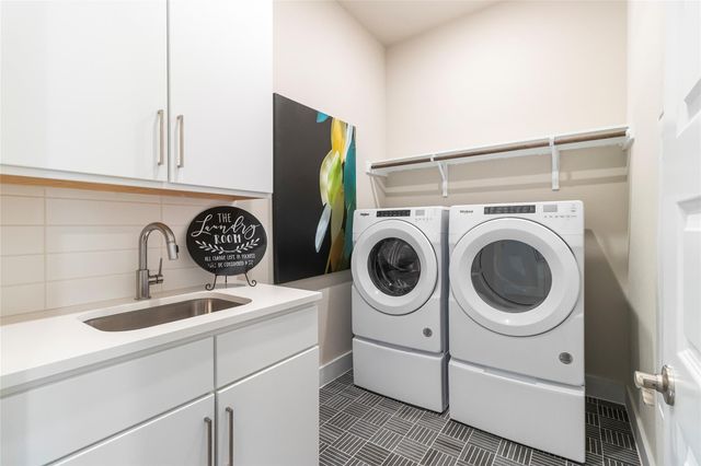 605 Crescent View DR, Georgetown, TX 78628