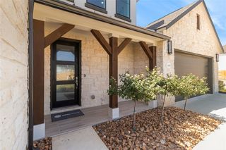 605 Crescent View DR, Georgetown, TX 78628