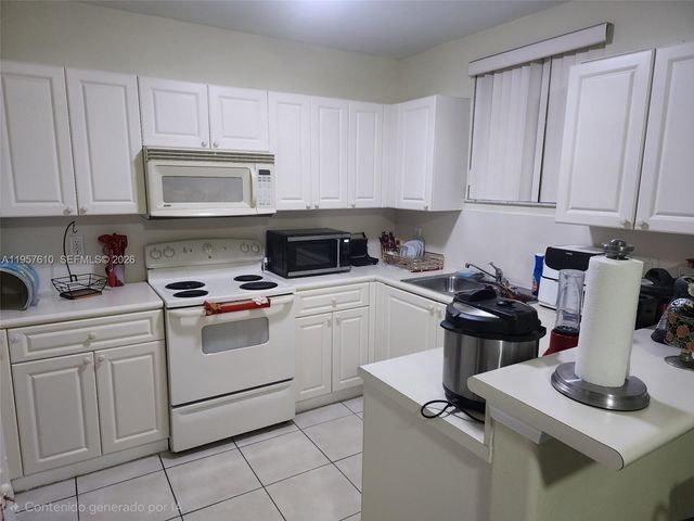 8031 W 36th Ave 2, Hialeah, FL 33018