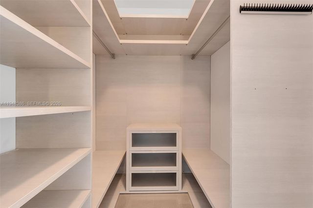 88 SW 7th St 4110, Miami, FL 33130