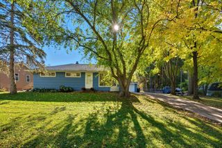 814 Sterling Street N, Maplewood, MN 55119