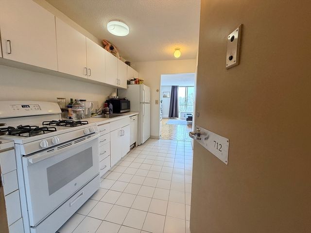 44 Washington St 712, Brookline, MA 02445