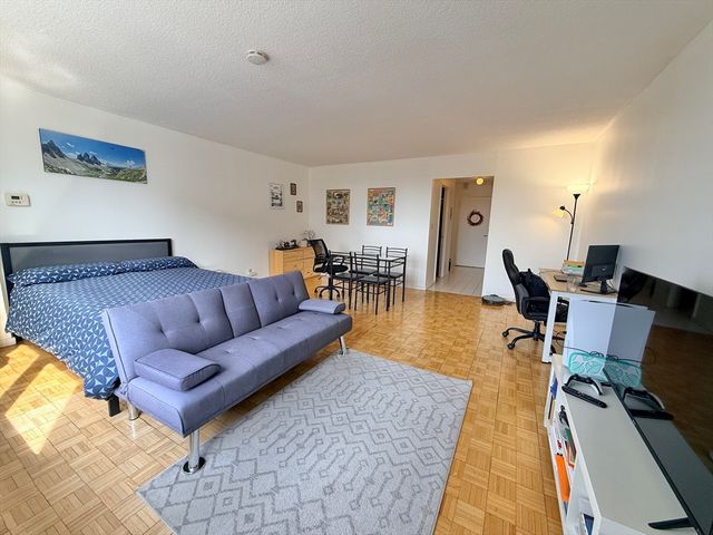 44 Washington St 712, Brookline, MA 02445