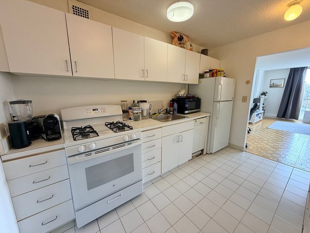 44 Washington St 712, Brookline, MA 02445