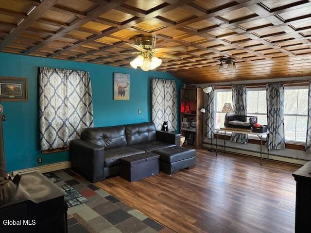 4 Raceville Road, Hampton, NY 12837