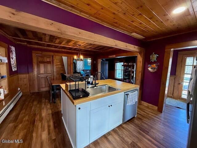 4 Raceville Road, Hampton, NY 12837