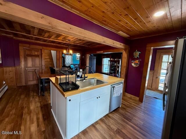 4 Raceville Road, Hampton, NY 12837