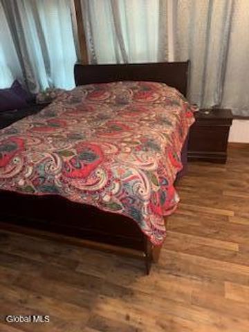 4 Raceville Road, Hampton, NY 12837