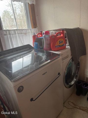 4 Raceville Road, Hampton, NY 12837