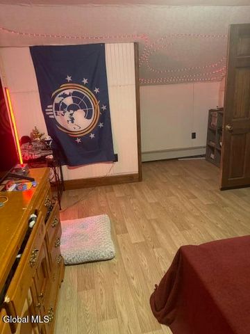 4 Raceville Road, Hampton, NY 12837